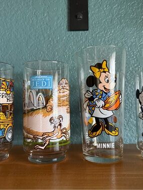 4 Vintage Glass Cups Star Wars/The Great Muppet Caper/Mickey Mouse/Minnie Mouse